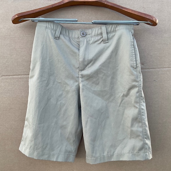 Under Armour Khaki Performance Shorts - Picture 1 of 9